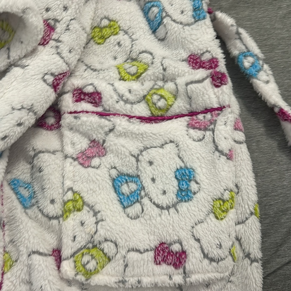 Hello Kitty Robe - image 4